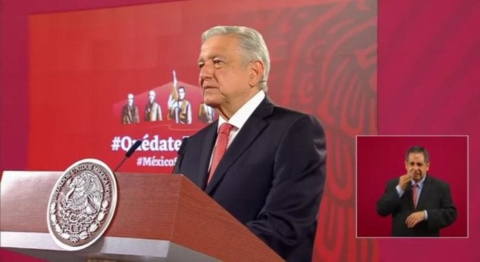 AMLO en contra de lo que ha dicho el INE por sus spots y conferencias