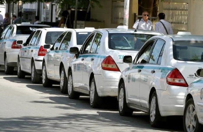 Los taxistas de Quintana Roo podrían unirse a la revolución digital mediante una aplicación mexicana que ya ha demostrado su éxito en destinos como Chihuahua y Ciudad de México, y que próximamente llegará al estado para atender las demandas de los usuarios.