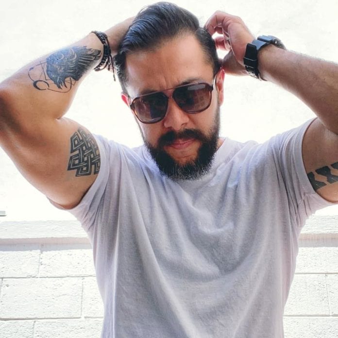 Usuarios en redes sociales, tundieron al influencer Alberto Serrano Lorencé, quien alabó las elecciones de Estados Unidos y criticó las de México, al considerar que 