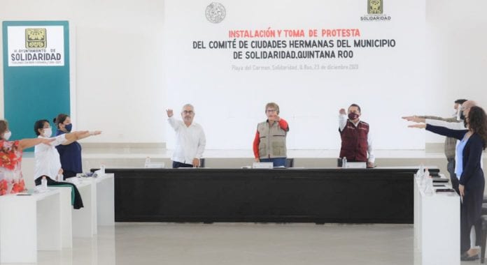 Fortalece Solidaridad lazos de amistad e intercambio internacional al instalar el Comité de Ciudades Hermanas presidido por la alcaldesa Laura Beristain Navarrete, con lo que se busca agilizar el proceso para acercarse con ciudades mexicanas y del mundo para la cooperación en materia educativa, científica, tecnológica, turística, económica, social y cultural.