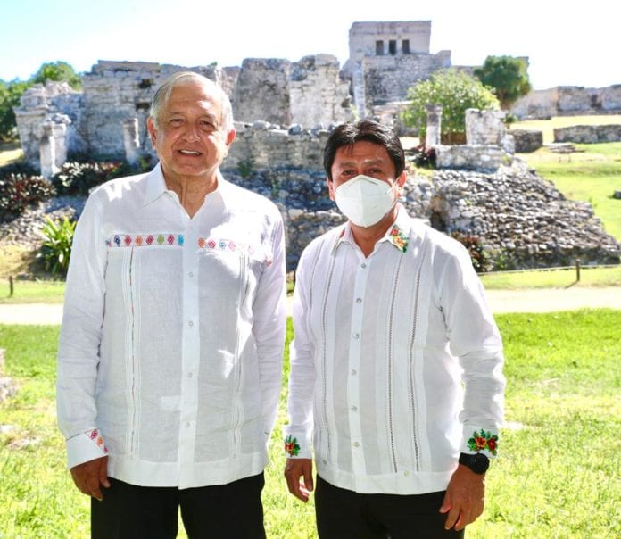 “El Tren Maya y el nuevo aeropuerto, serán un detonante del desarrollo económico, turístico, social y cultural de Tulum y sus habitantes”, afirmó el presidente municipal de Tulum, Víctor Mas Tah, tras firmar el convenio de Ordenamiento Territorial del Tren Maya, encabezado por el Presidente de la República, Andrés Manuel López Obrador, que pone a Tulum en el camino de las inversiones públicas y privadas que contribuirán en la generación de empleos y el bienestar de los tulumenenses.