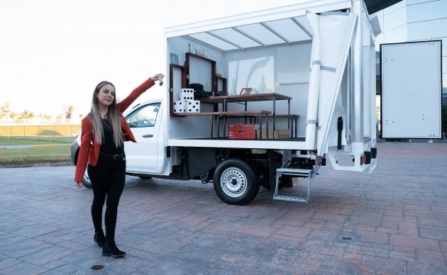 Maestra que daba clases en una Pick-Up es sorprendida con un 