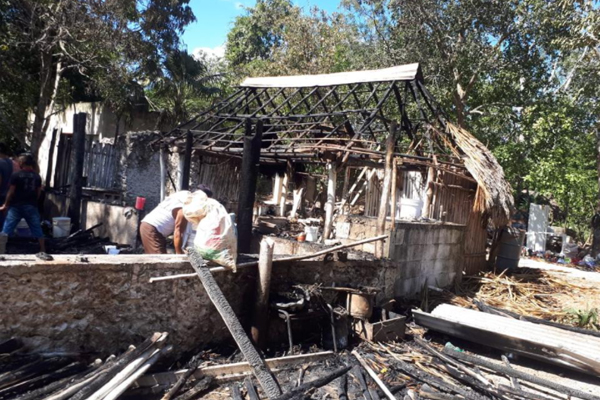 Incendio de vivienda en Tulum