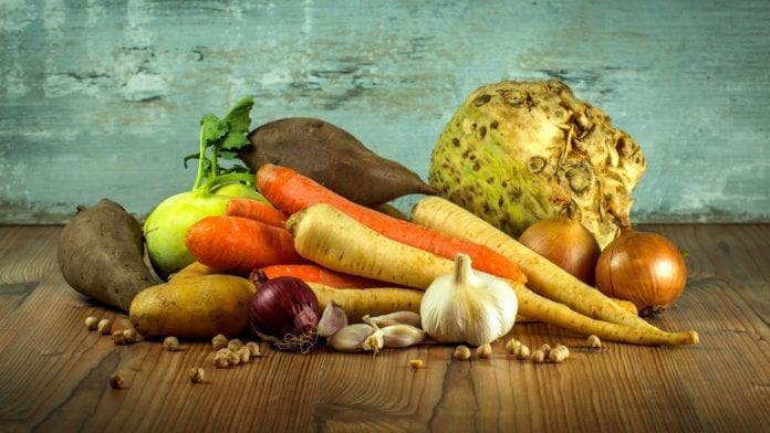 Piden IVA para alimentos, sugieren reformas al fisco