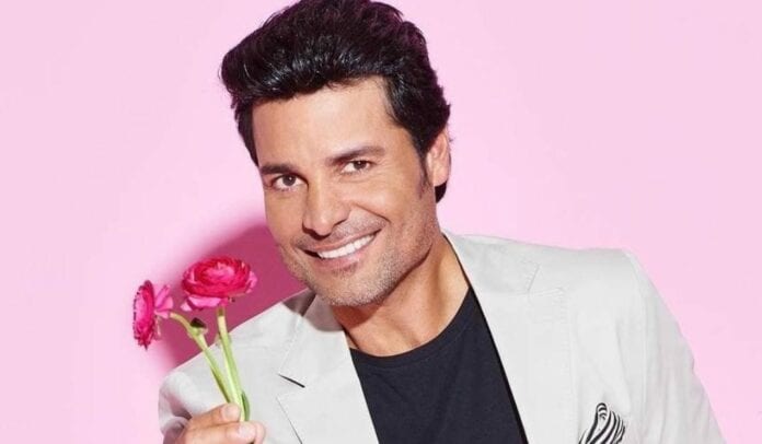 Hoy que es el Día del Padre, los latinoamericanos festejan a su papá ausente favorito; por supuesto que hablamos de Chayanne