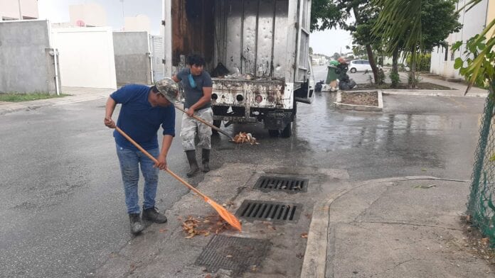 Gobierno de Puerto Morelos refuerza brigadas de limpieza ante presencia de lluvias