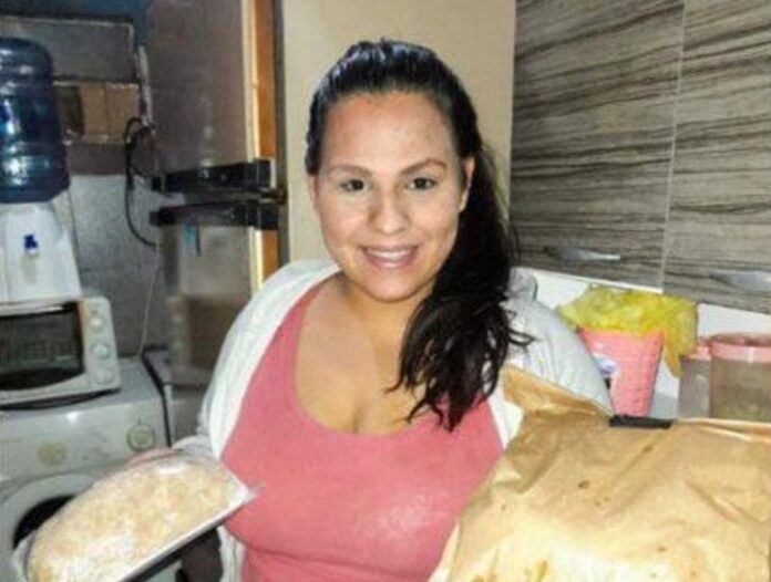 El trámite le sale costoso: Mujer vende milanesas para poder ahorrar y divorciarse