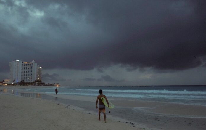 Tormenta Tropical Elsa podría convertirse en huracán, no descartan meteorólogos