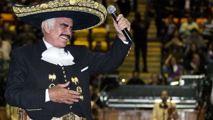 Crítica pero estable, salud de Vicente Fernández