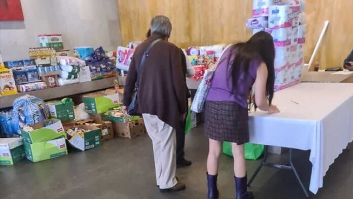 Una vez más la solidaridad de los habitantes de la Ciudad de México se hace manifiesta en un momento de gran dificultad para los mexicanos, esta vez al abrirse centros de acopio en la capital, para enviar ayuda a los ciudadanos damnificados por el huracán Grace; adicionalmente hay apoyo en camino.