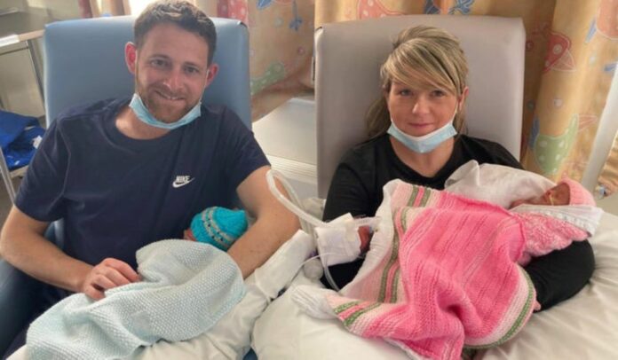 Mujer rompe récord al dar a luz a cuatro bebés en menos de un año 1