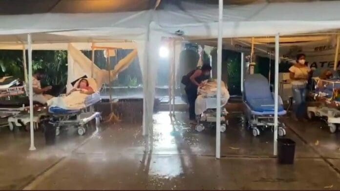 Pacientes del IMSS en Guerrero la pasaron muy mal por el sismo y las lluvias; hay imágenes de cómo estaban en carpas