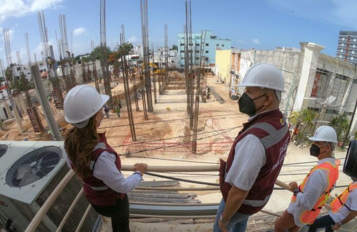 Supervisa Mara Lezama avances de la construcción del Teatro de la Ciudad de Cancún