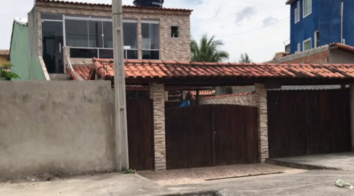 Adolescente de 16 años asfixia a sus dos hermanitos por celos