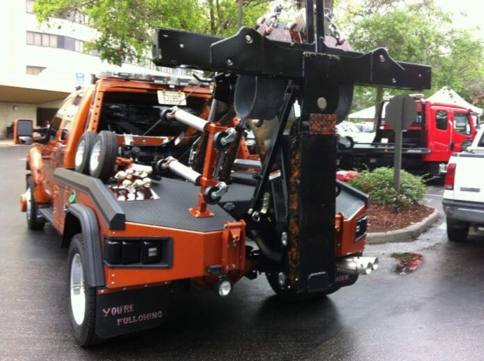 Denuncia ciudadano cobros exorbitantes por grúas en Playa del Carmen