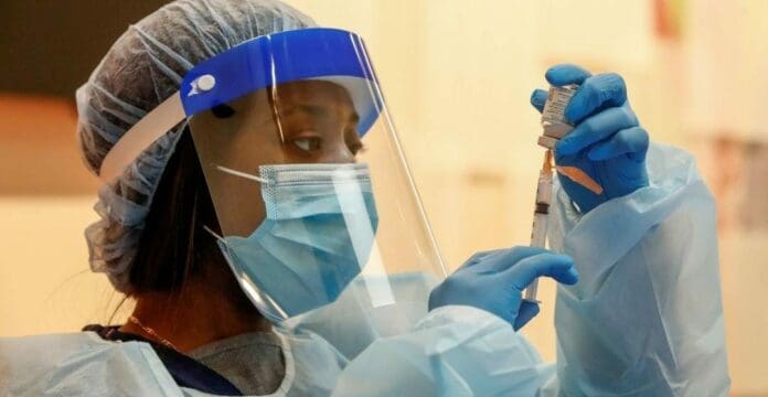 Según una experta de la OMS, la humanidad se encuentra al 60 por ciento de avance para superar el Covid-19; acepta que aún falta