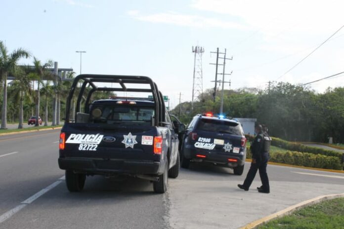 Playa del Carmen policía