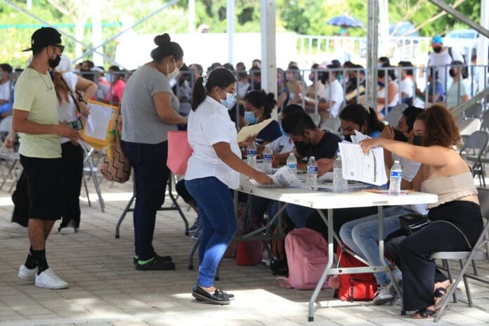 El gobierno de Lili Campos trabaja para combatir la pandemia del Covid-19; por ello colabora en la aplicación de segundas dosis de la vacuna