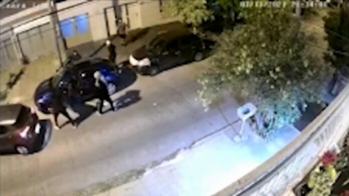 Asaltantes disparan a mujer para asaltarla, pero las balas no salieron de las armas