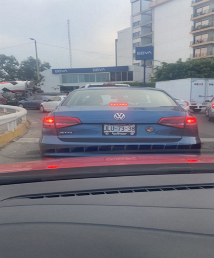 auto azul