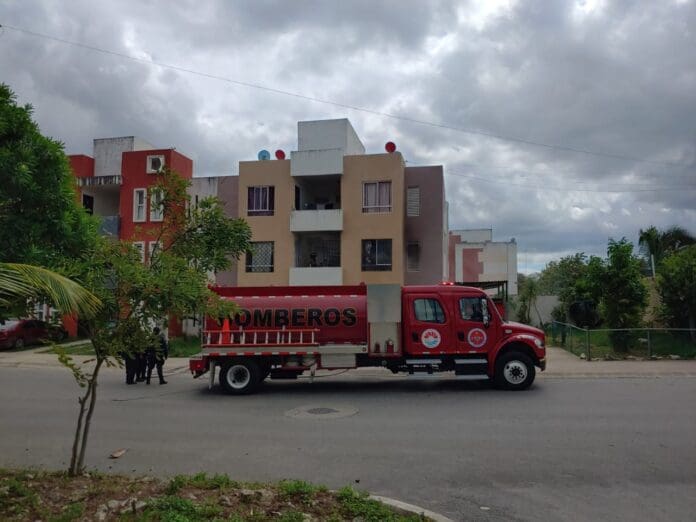 Un incendio se registró en un departamento ubicado en la Supermanzana 255 de Cancún. Al parecer fue ocasionado por un cortocircuito.
