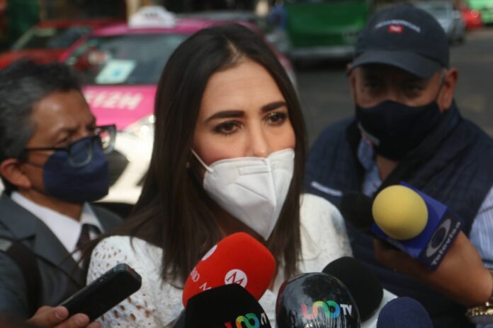 Hija de Rosario Robles confía le quiten la prisión preventiva