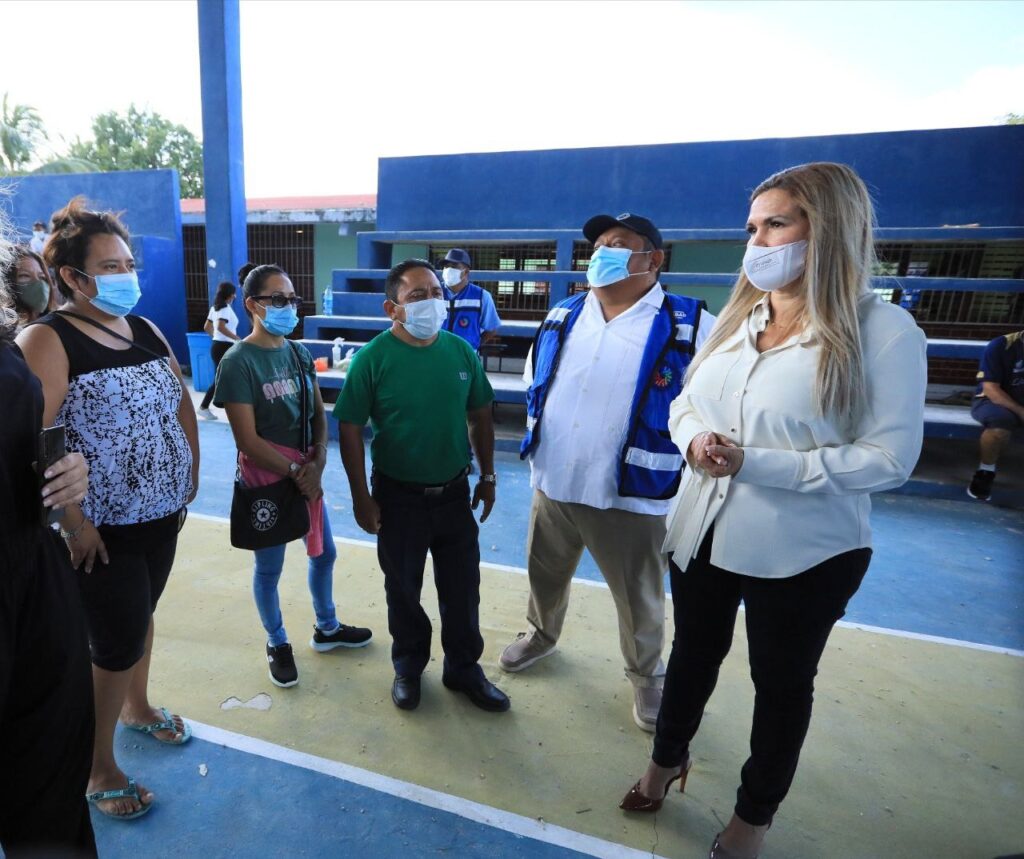 Unen esfuerzos gobierno municipal y sociedad civil para rescatar escuelas