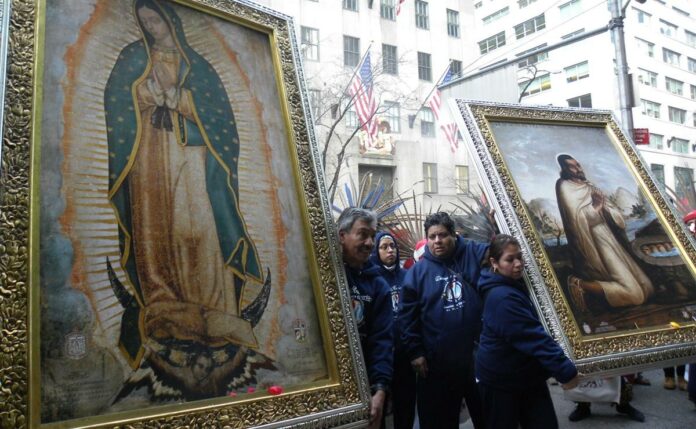 Mexicanos reciben a la Virgen de Guadalupe con gran fervor en Nueva York