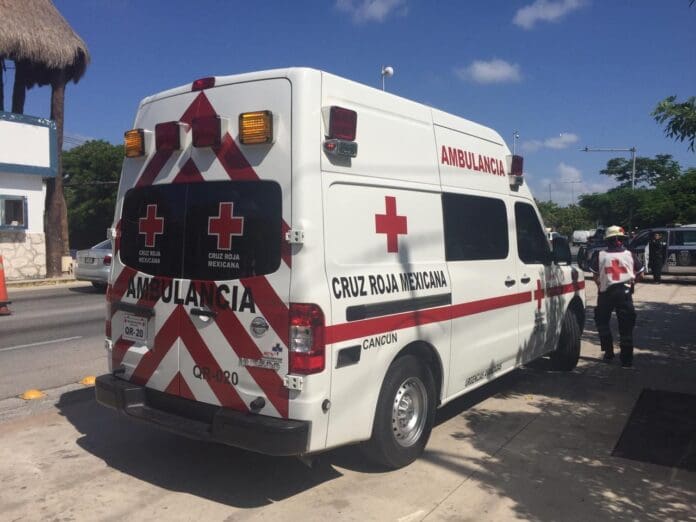 Hombre se lesiona en la Quinta Avenida; ambulancia tarda 25 minutos