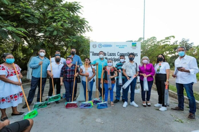 En Solidaridad retomaron las viejas prácticas ancestrales de los mayas y comunidades rurales para promover labores comunitarias voluntarias Foto: Ayuntamiento de Solidaridad