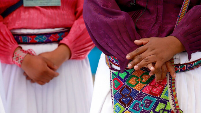 Mujeres indígenas aseguran que “estaban mejor con Peña Nieto