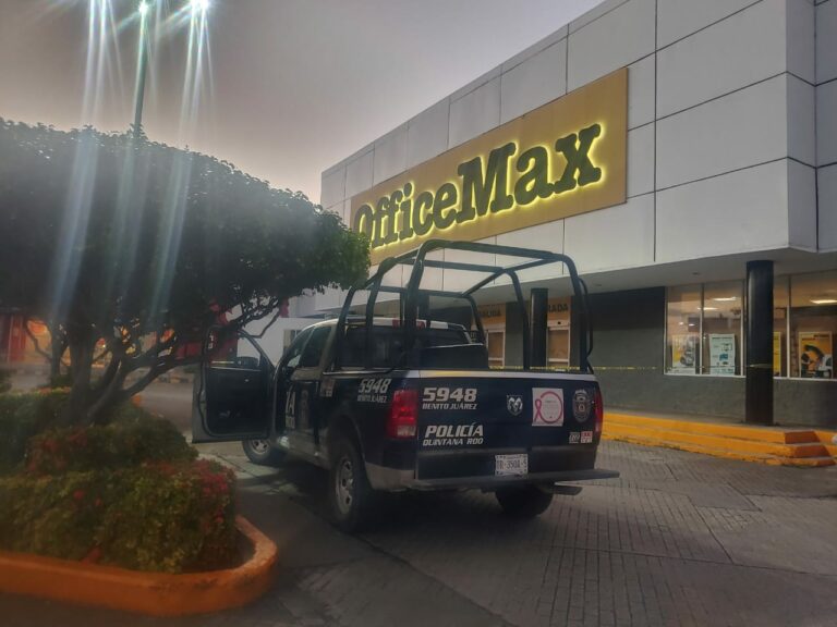 Hallan a velador sin vida en plaza comercial de Cancún