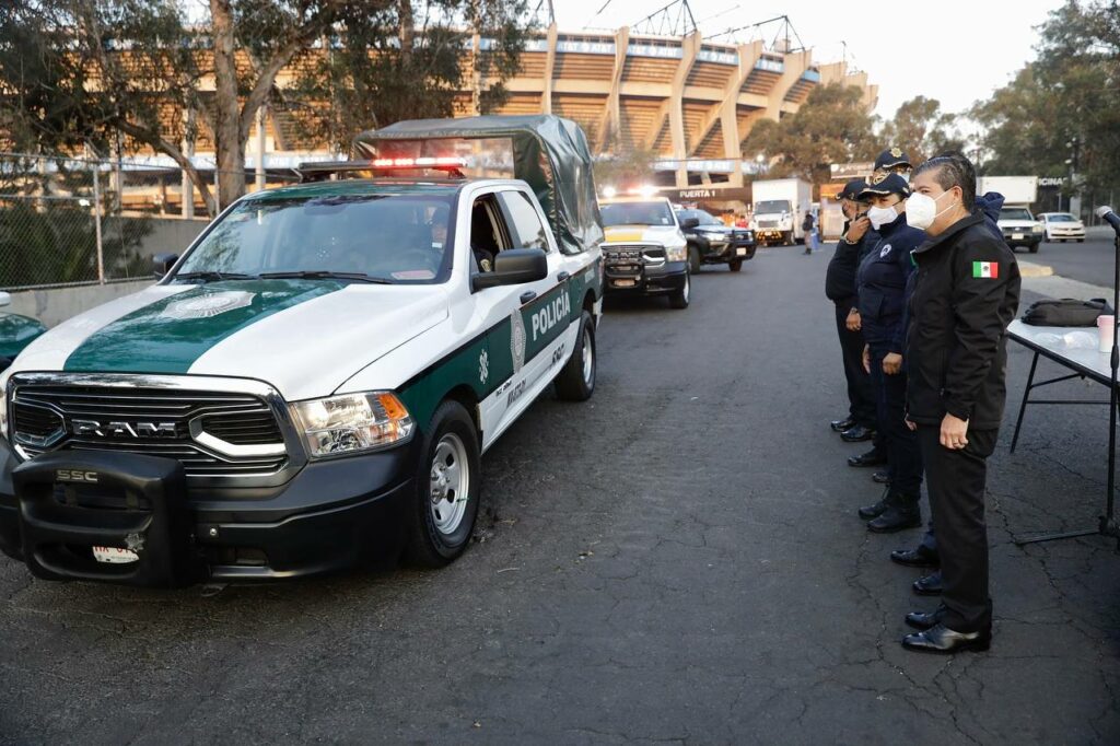 Retiran vehículos chatarra en Coyoacán