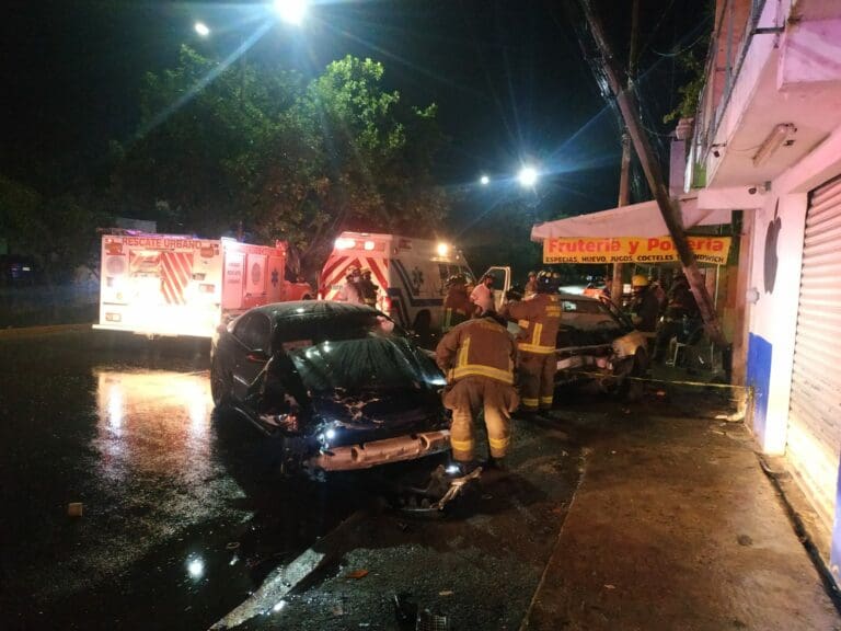 Choque deja dos muertos y cuatro heridos en Cancún