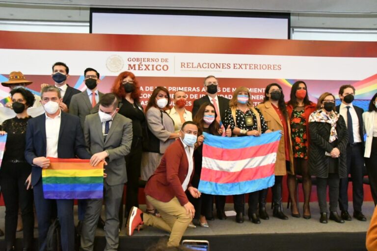 SRE entrega primeras actas de nacimiento por identidad de género SRE entrega primeras actas de nacimiento por identidad de género