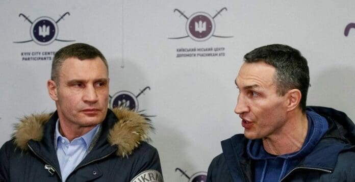 Los hermanos Klitschko, famosos ex boxeadores, han anunciado que se unen al ejército de Ucrania para pelear contra los rusos. Foto: Reuters