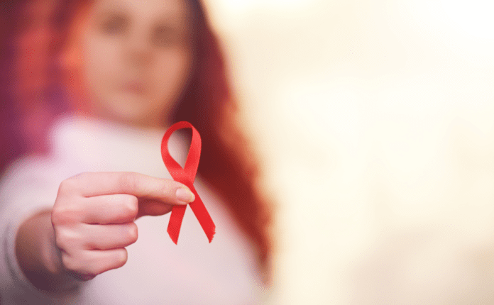 Científicos reportan cura de primera mujer con VIH; usaron células madres