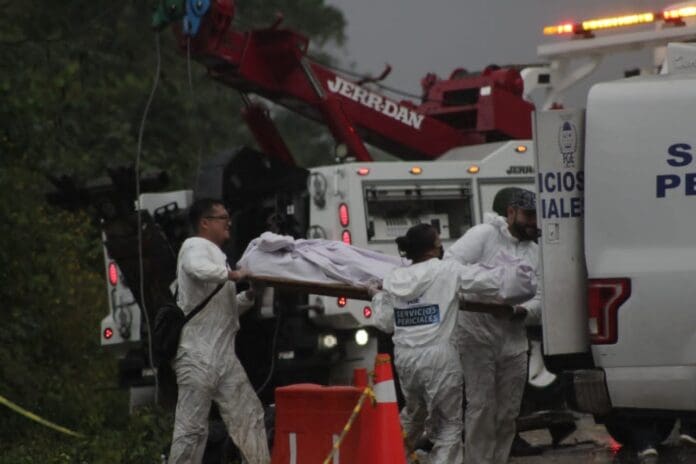 Quedan tres personas hospitalizadas por choque de ADO