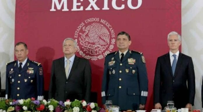 AMLO confirmó que será una empresa militar la que administre varias de las obras que su gobierno construye, como el Tren Maya. Foto: Captura de video