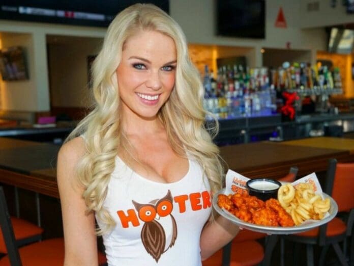 Lanzan petición para evitar que Hooters abra una sucursal