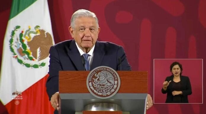 AMLO anunció que ya que el avión presidencial no se ha vendido este pasará a manos de los militares, quienes podrán rentarlo. Foto: Captura de video