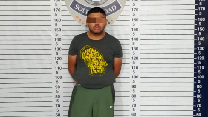 Un sujeto fue detenido en Palmas 1 de Playa del Carmen luego de que la Policía lo cachara con dosis de droga y varios celulares. Foto: SP de Solidaridad