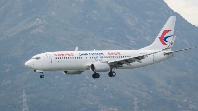 Avión con 132 pasajeros se estrella en el sur de China