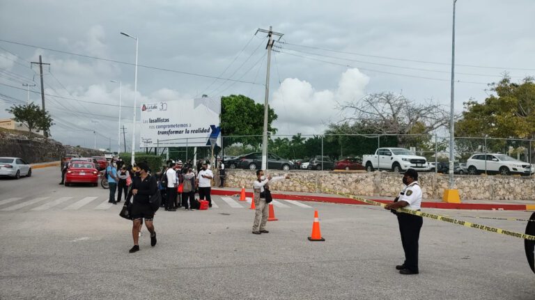 Evacúan la UT Cancún por amenaza de bomba