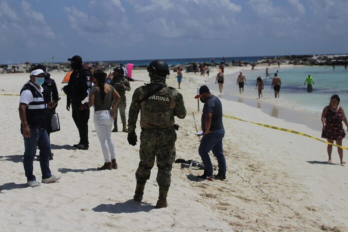 Hallan huesos humanos en la playa Gaviota Azul de Cancún