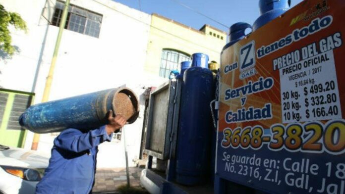 Casi 500 pesos por tanque de gas de 20 kilos en Quintana Roo