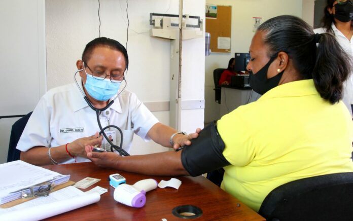 Ofrecen servicios de salud en el DIF Municipal de Solidaridad