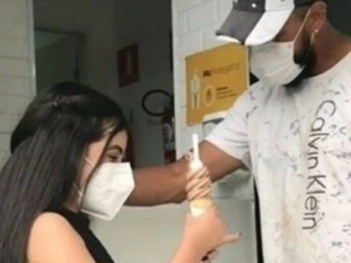 VIRAL: Papá cumple sueño de su hija de probar un helado