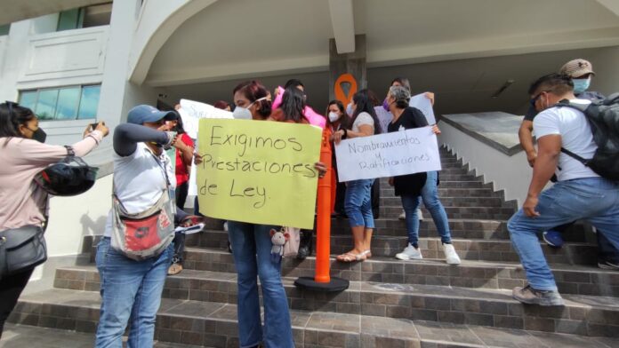 Protestan trabajadores del Poder Judicial en Playa del Carmen por supuestos abusos
