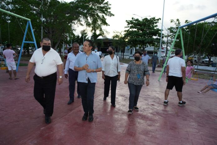 Comités de Contraloría Social invitan al Gobernador a recorrer parques de Chetumal